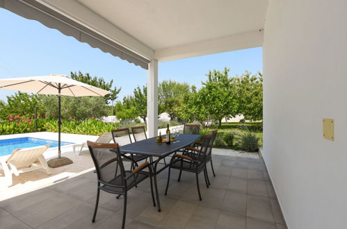 Photo 6 - 3 bedroom House in Galovac with private pool and sea view