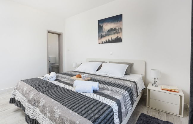 Casa de 4 quartos em Galovac com piscina privada e jardim - Foto 18