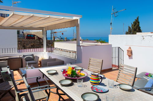 Photo 1 - Maison de 2 chambres à Almuñécar avec terrasse et vues à la mer