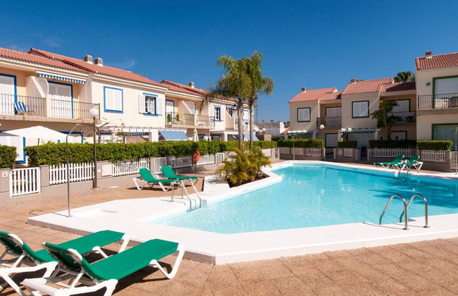 2 bedroom Apartment in San Bartolomé de Tirajana with swimming pool and garden - Photo 1