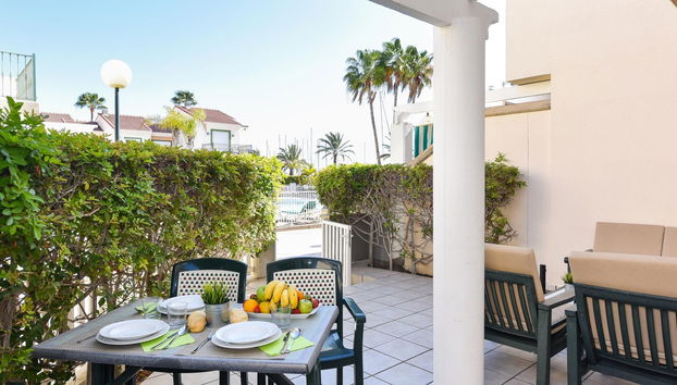 2 bedroom Apartment in San Bartolomé de Tirajana with swimming pool and garden - Photo 2