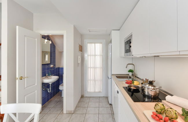 2 bedroom Apartment in San Bartolomé de Tirajana with swimming pool and garden - Photo 9