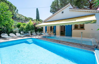 Foto 2 - Casa de 3 quartos em Mandelieu-la-Napoule com piscina privada e vistas do mar