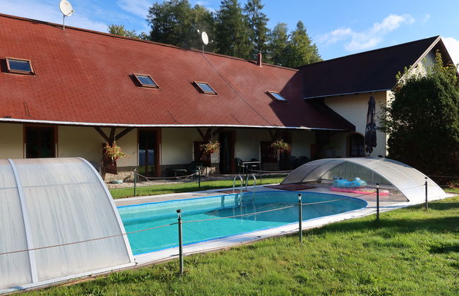 Apartamento de 2 quartos em Desná com piscina e jardim - Foto 15