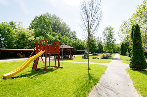 Photo 26 - Appartement de 2 chambres à Balatonőszöd avec jardin et vues sur la montagne