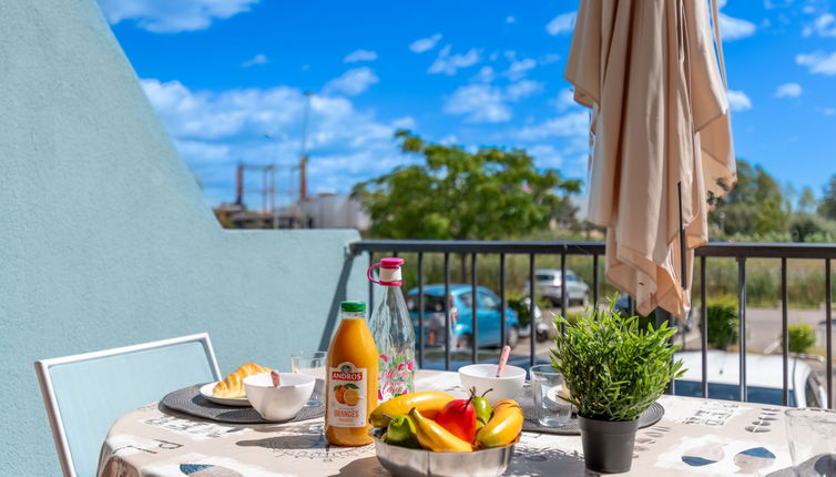 Photo 1 - Apartment in Le Grau-du-Roi with swimming pool and sea view