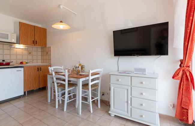 1 bedroom Apartment in Le Grau-du-Roi with swimming pool and terrace - Photo 10