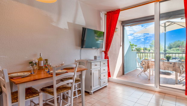 1 bedroom Apartment in Le Grau-du-Roi with swimming pool and terrace - Photo 4