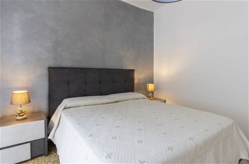 Foto 18 - Apartamento de 1 habitación en Sanremo con jardín y vistas al mar