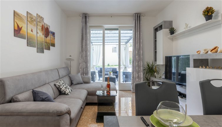 Foto 1 - Apartamento de 1 quarto em Sanremo com jardim e vistas do mar