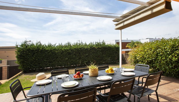 Casa de 3 habitaciones en Torroella de Montgrí con jardín - Foto 2