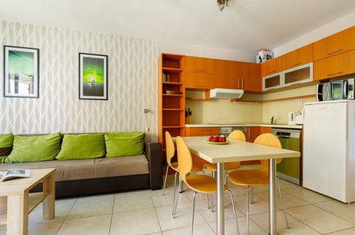 Foto 9 - Apartamento de 1 quarto em Balatonőszöd com jardim