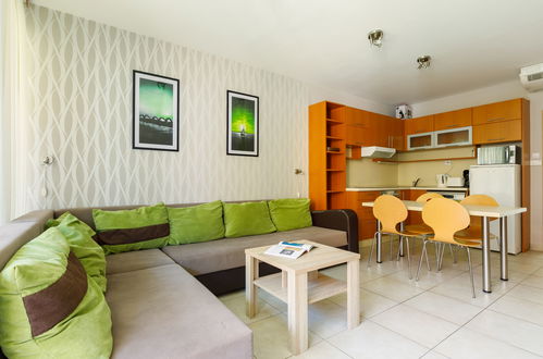 Photo 3 - Appartement de 1 chambre à Balatonőszöd avec vues sur la montagne