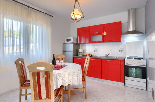 Foto 8 - Apartamento de 2 quartos em Labin com jardim e terraço