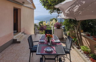 Photo 1 - Appartement de 2 chambres à Labin avec jardin et terrasse