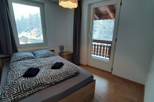 Photo 18 - 3 bedroom Apartment in Saas-Almagell with garden