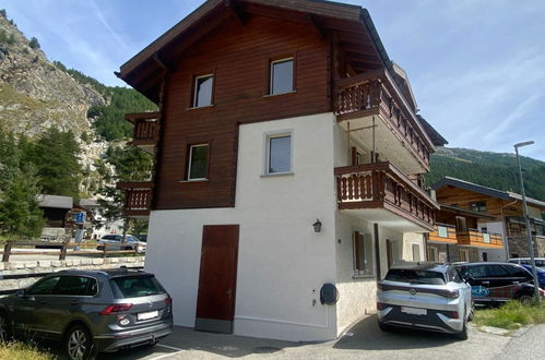 Photo 8 - 3 bedroom Apartment in Saas-Almagell with garden