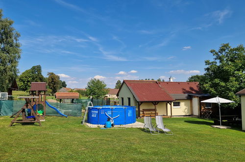 Photo 16 - Maison de 1 chambre à Velky Ratmirov avec piscine privée et jardin