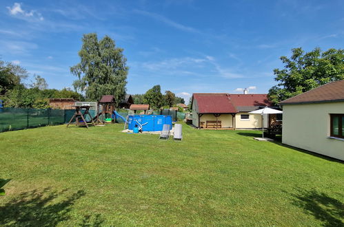 Photo 18 - Maison de 1 chambre à Velky Ratmirov avec piscine privée et jardin