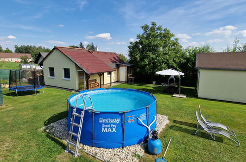 Foto 11 - Haus mit 1 Schlafzimmer in Velky Ratmirov mit privater pool und garten