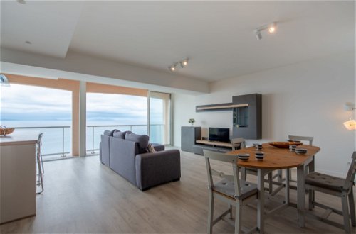 Photo 9 - Appartement de 2 chambres à Cavalaire-sur-Mer avec vues à la mer