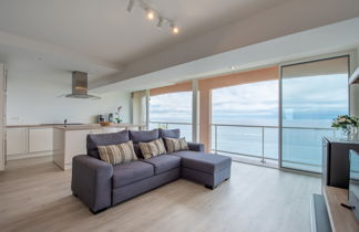 Photo 2 - Appartement de 2 chambres à Cavalaire-sur-Mer avec vues à la mer