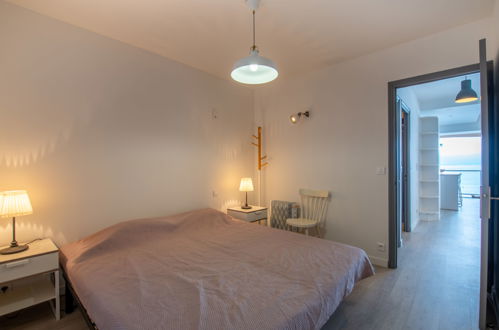 Foto 13 - Apartment mit 2 Schlafzimmern in Cavalaire-sur-Mer mit blick aufs meer