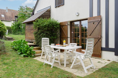 Photo 1 - Maison de 2 chambres à Houlgate avec terrasse et vues à la mer