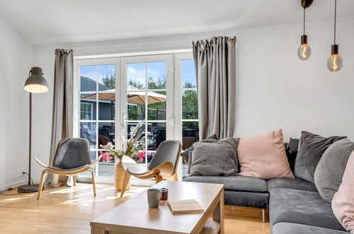 Photo 4 - Maison de 5 chambres à Væggerløse avec piscine privée et terrasse
