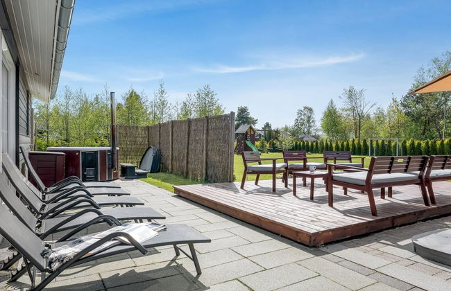 5 bedroom House in Væggerløse with private pool and terrace - Photo 23