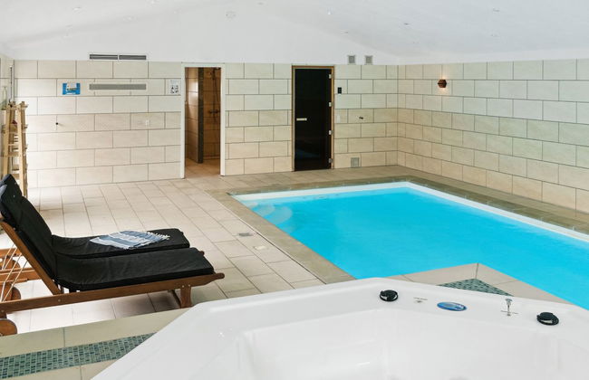 5 bedroom House in Væggerløse with private pool and terrace - Photo 41