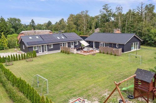 Photo 1 - Maison de 5 chambres à Væggerløse avec piscine privée et terrasse