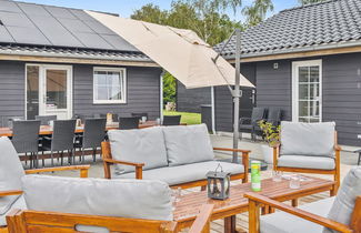 Photo 2 - Maison de 5 chambres à Væggerløse avec piscine privée et terrasse