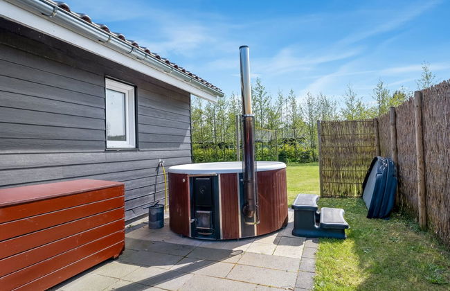 5 bedroom House in Væggerløse with private pool and terrace - Photo 45