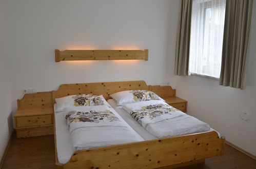 Photo 2 - Appartement de 2 chambres à Sankt Anton am Arlberg avec vues sur la montagne