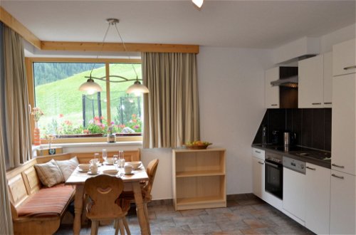 Foto 6 - Apartamento de 2 quartos em Sankt Anton am Arlberg com vista para a montanha