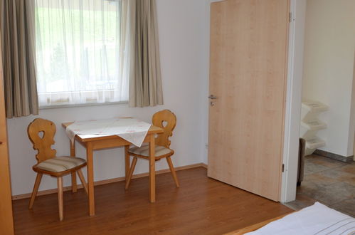 Photo 10 - Appartement de 2 chambres à Sankt Anton am Arlberg avec vues sur la montagne