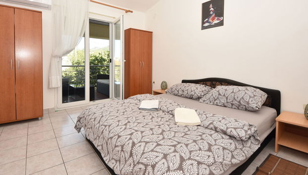 Apartamento de 2 quartos em Karlobag com piscina e jardim - Foto 5