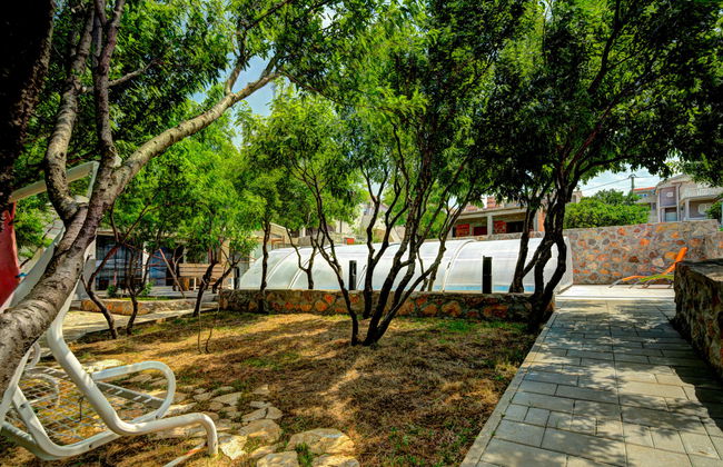 Appartamento con 2 camere da letto a Karlobag con piscina e giardino - Foto 19
