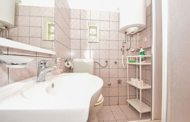Appartamento con 2 camere da letto a Karlobag con piscina e giardino - Foto 9