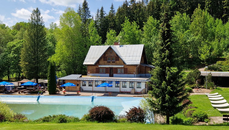 Photo 1 - Maison de 7 chambres à Mladé Buky avec piscine et terrasse