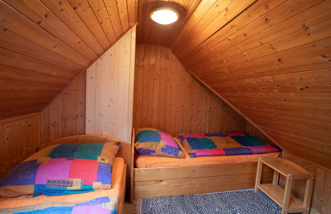 Casa de 7 quartos em Mladé Buky com piscina e jardim - Foto 26