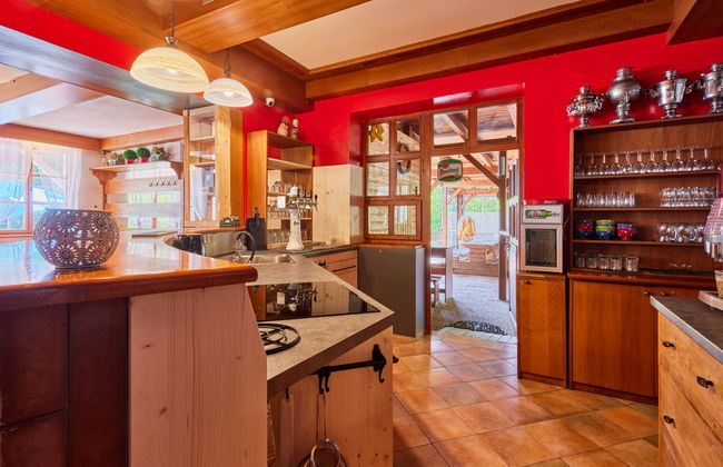 Casa de 7 quartos em Mladé Buky com piscina e jardim - Foto 8