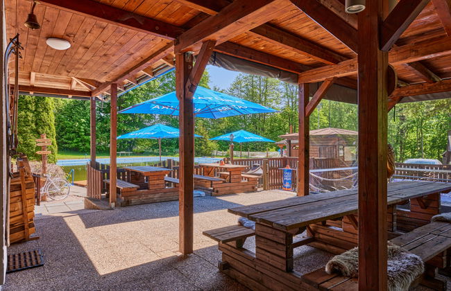 Apartamento de 1 quarto em Mladé Buky com piscina e jardim - Foto 15
