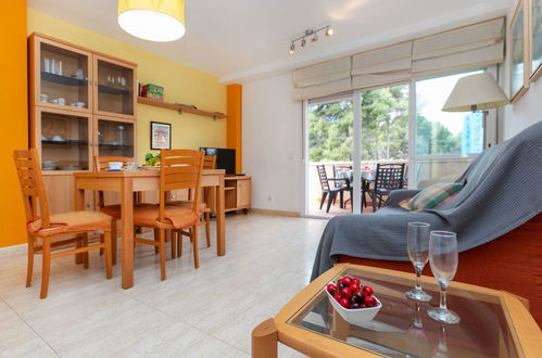 Photo 12 - 2 bedroom Apartment in Salou with swimming pool and garden