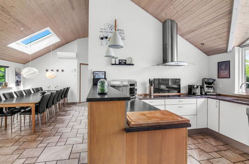 Foto 18 - Casa de 5 quartos em Løkken com piscina privada e terraço