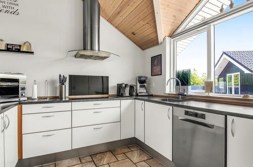 Foto 16 - Casa de 5 quartos em Løkken com piscina privada e terraço