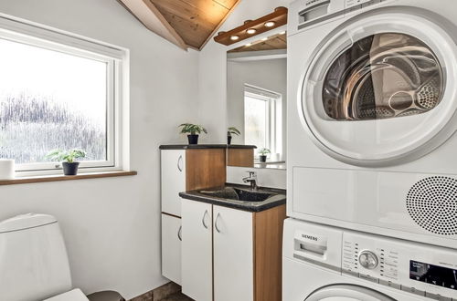 Foto 15 - Casa de 5 quartos em Løkken com piscina privada e terraço