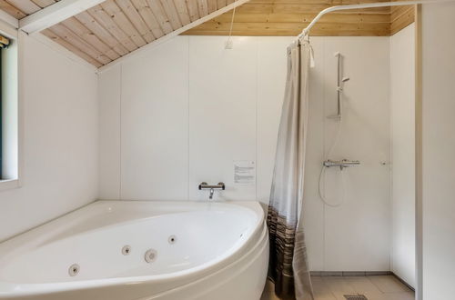 Foto 24 - Casa de 3 quartos em Oksbøl com sauna
