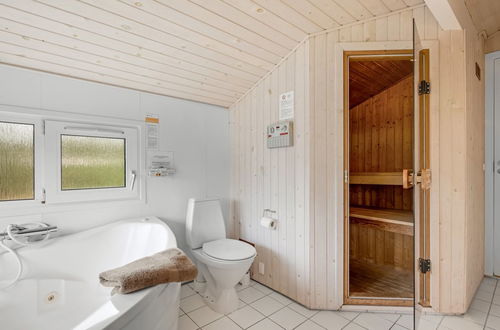 Foto 17 - Casa de 4 quartos em Hvide Sande com terraço e sauna